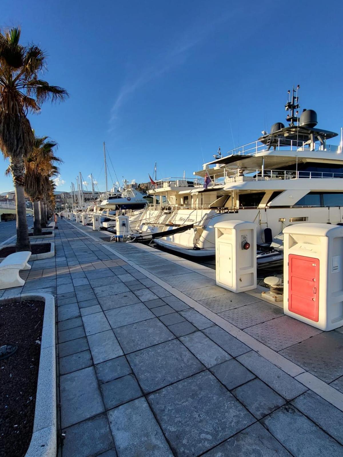 The Shell - New Interior Look But Same Old Charme 200Mt From The Sea With Garden And Parking Nearby Apartment Imperia Bagian luar foto